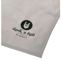 Rock `n Roll Blanket | Wohndecke Sofadecke Kuscheldecke | Uni silber | 150x200 cm mit hochwertiger Stickerei
